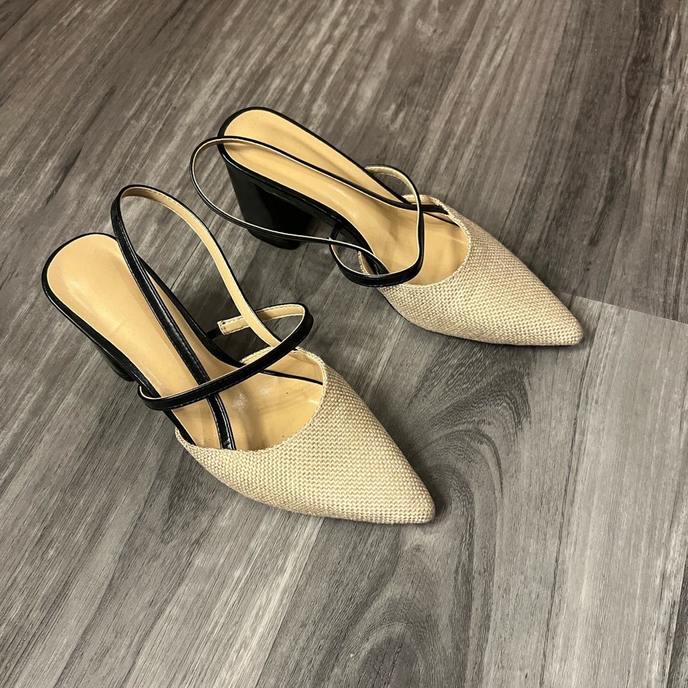 ‼️6/$12‼️ Womens size 38 (7.5) chunky heeled slingbacks
